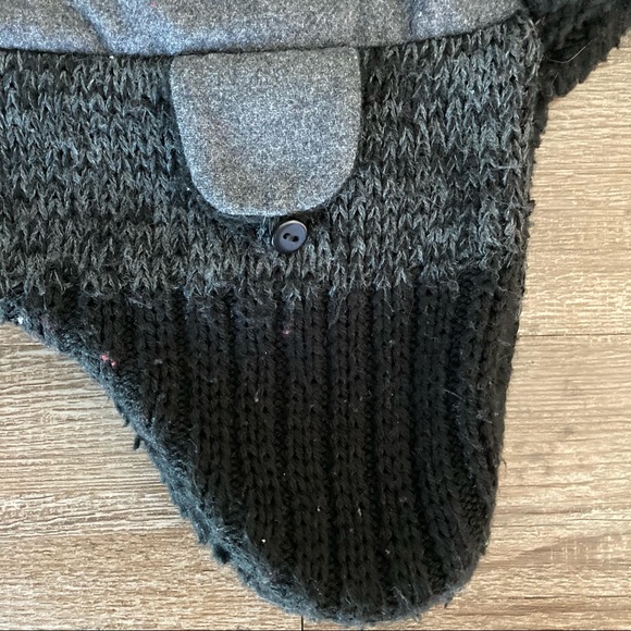 Guess Winter Hat - Picture 5 of 8